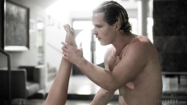 Застал любимую с другим и присоединился, поделив её ротик и пизду #4